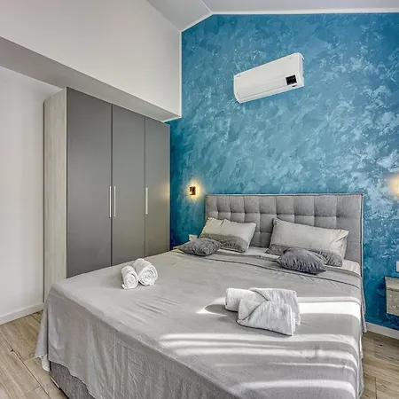 Peaceful Blooming With Pool - Four Bedroom With Pool * רוביני